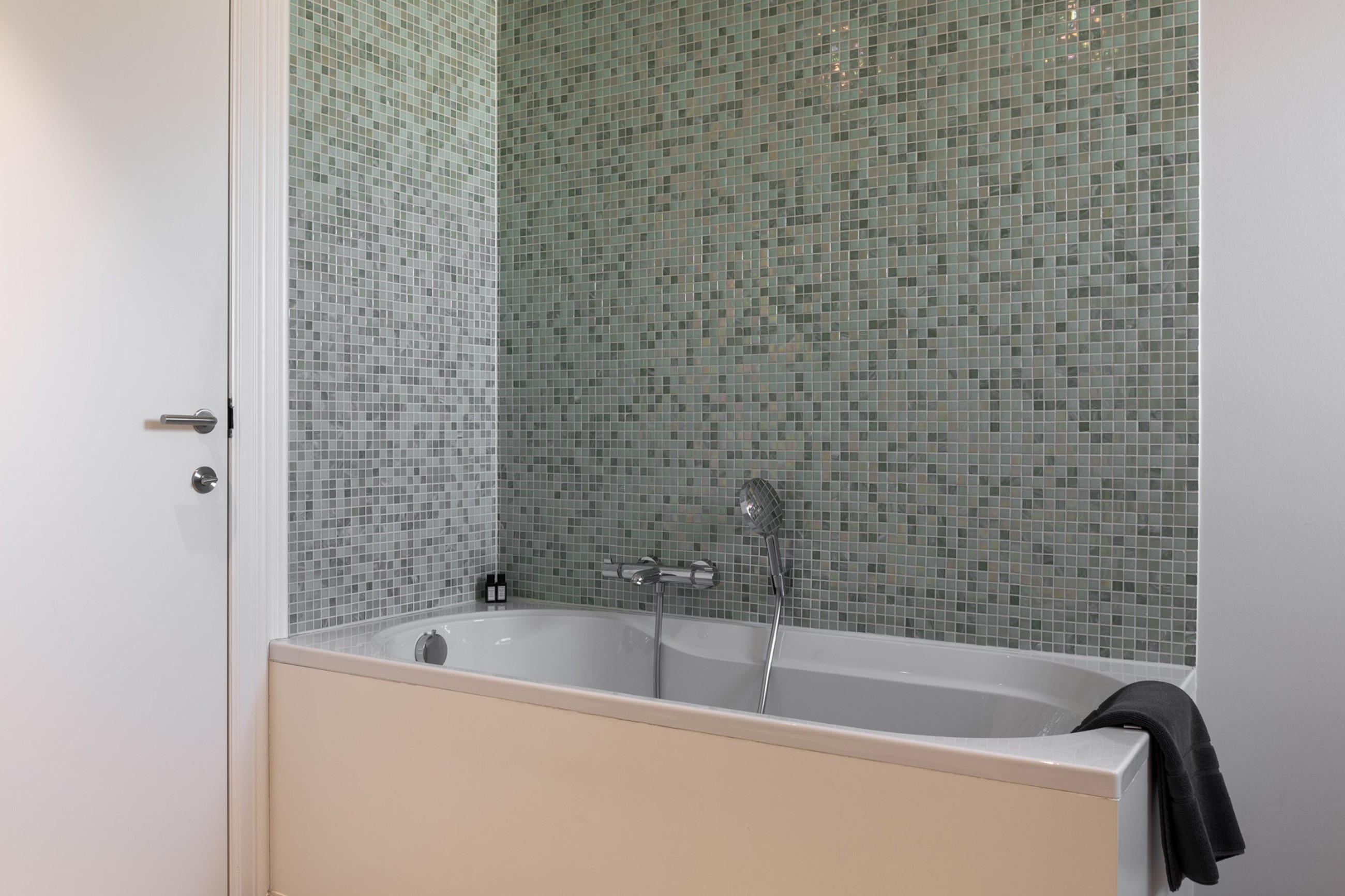 Badkamer bad charmant bnb Herenhuis Izegem